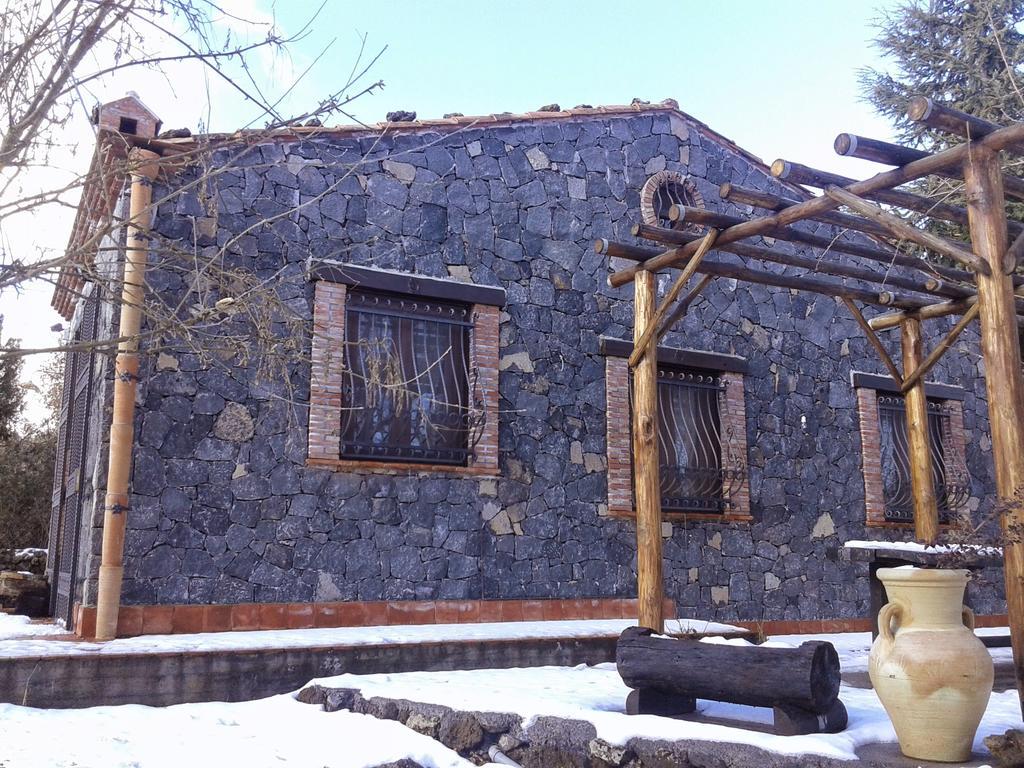 布龙泰Casa Etna别墅 外观 照片