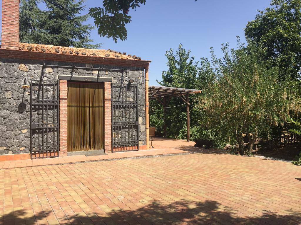 布龙泰Casa Etna别墅 外观 照片
