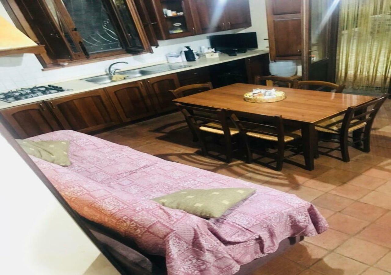 布龙泰Casa Etna别墅 外观 照片