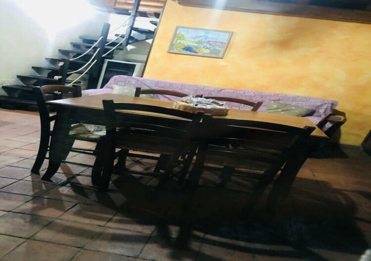 布龙泰Casa Etna别墅 外观 照片